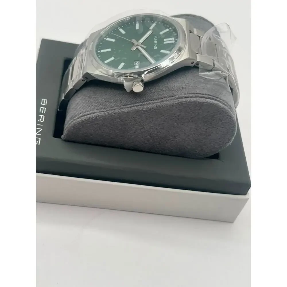 BERING Classic 17639-708 Men's Quartz Watch Green Dial Sapphire 40mm NEW